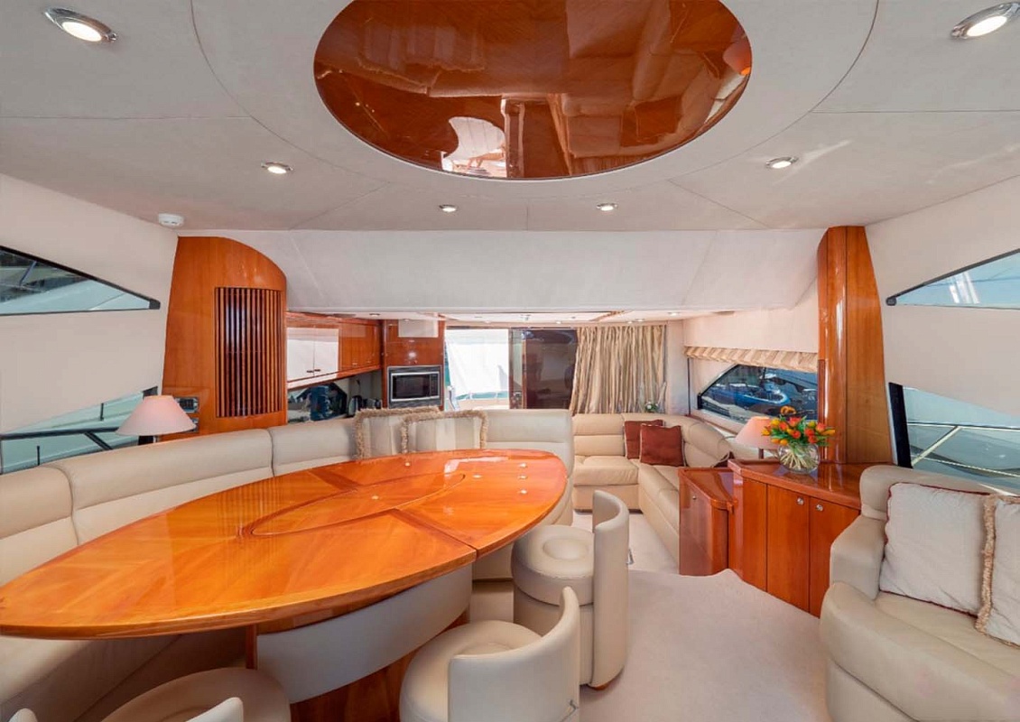 Аренда моторной яхты Sunseeker 66 Manhattan в Сочи